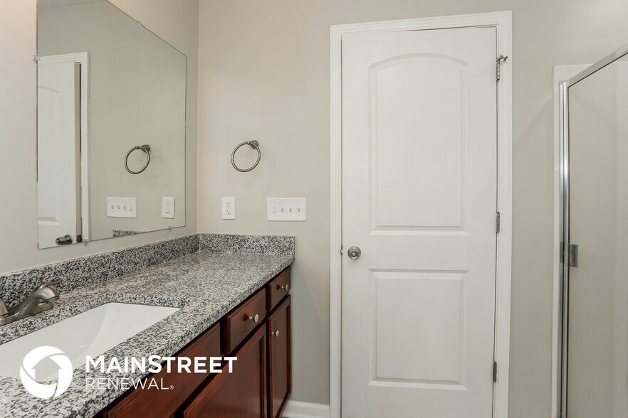 Building Photo - 223 Bass St SW