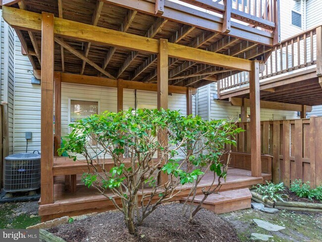 Building Photo - 6704 Dorothy Giles Ct