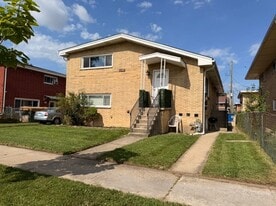 Building Photo - 3034 Houston St