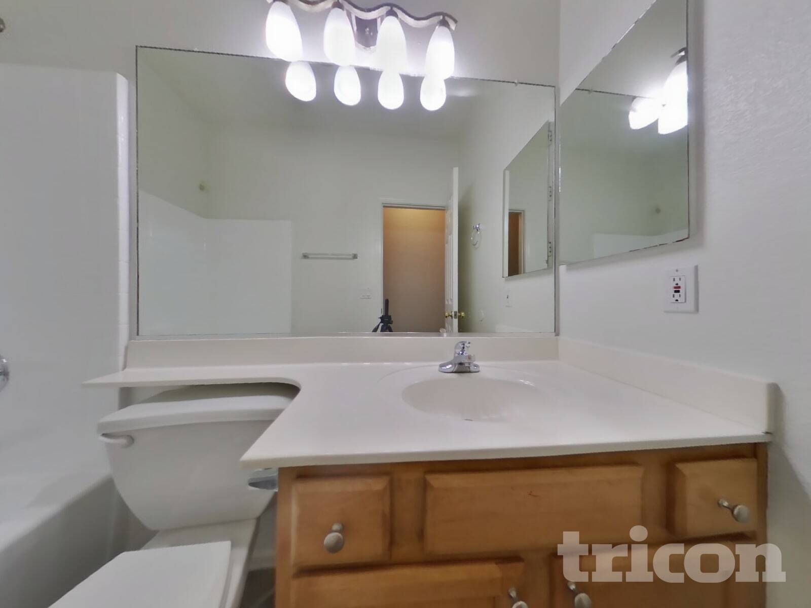 Building Photo - 12513 W Washington St