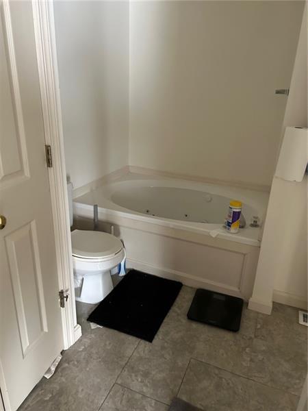 Building Photo - 4 Hemingway St