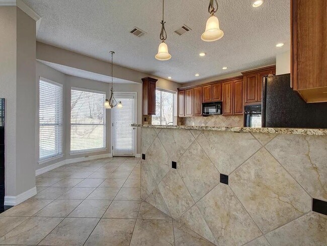 Building Photo - 15410 Cambria Cove