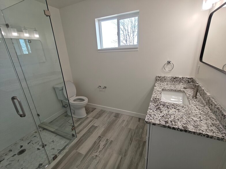 Master Bathroom - 6662 S Highland Dr