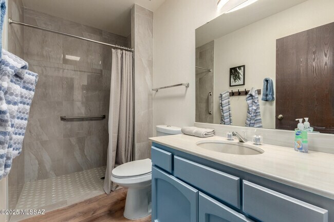 Building Photo - 4254 E La Cienega Dr