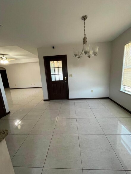 Building Photo - 3024 Whitetail Dr