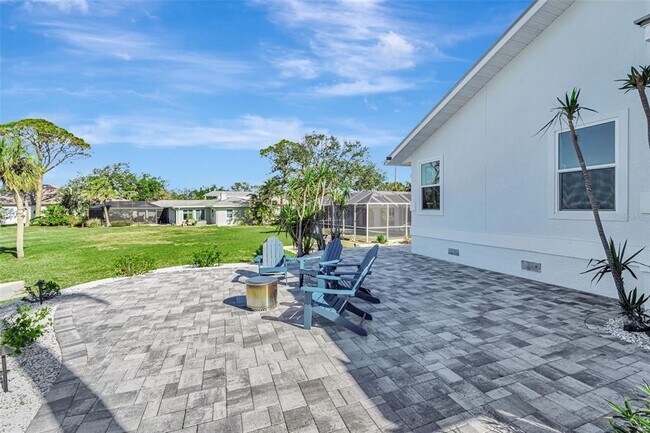 Building Photo - 2287 Bayshore Rd