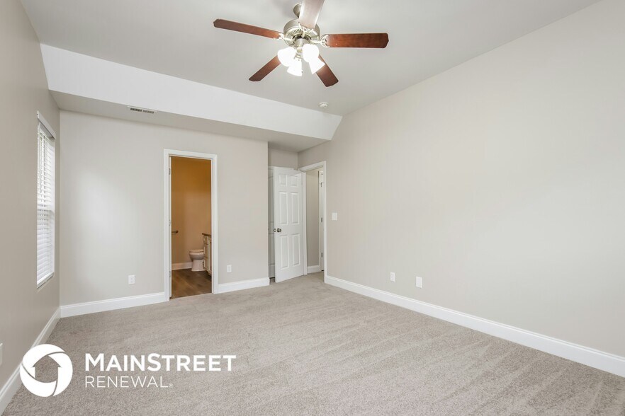 Building Photo - 1806 Savannas Run Dr