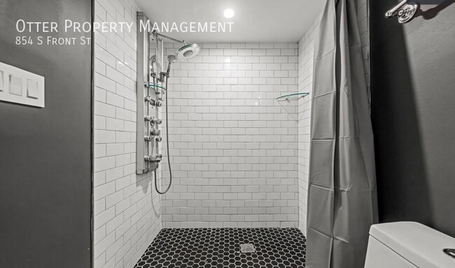 Building Photo - 854 S Front St