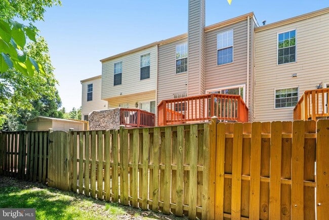 Building Photo - 6105 Jenlar Dr