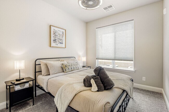 Building Photo - Contemporary Parker Condo | Pool, Trails & City Access