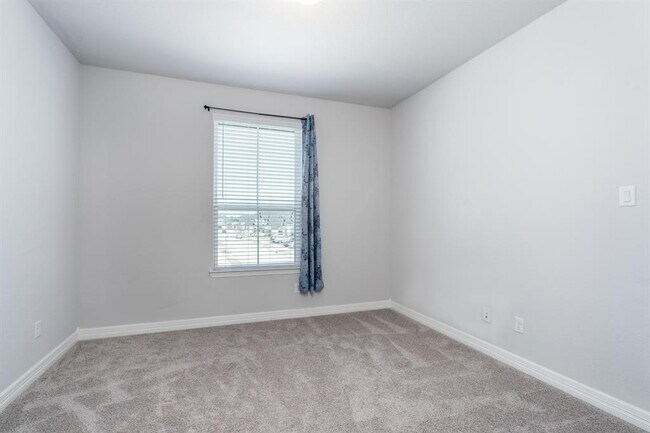 Building Photo - 25803 Rippey Gln Dr