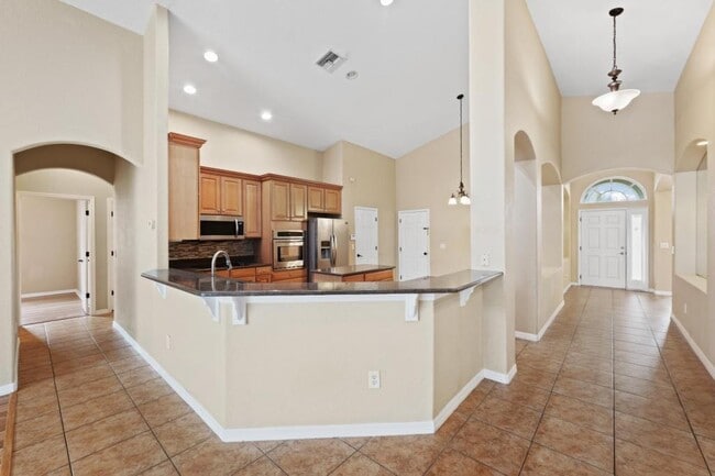 Building Photo - 27211 Fern Glade Ct