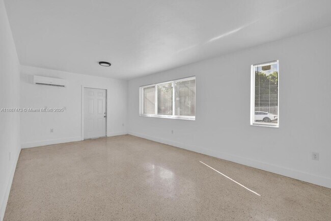 Building Photo - 501 NE 82nd Terrace