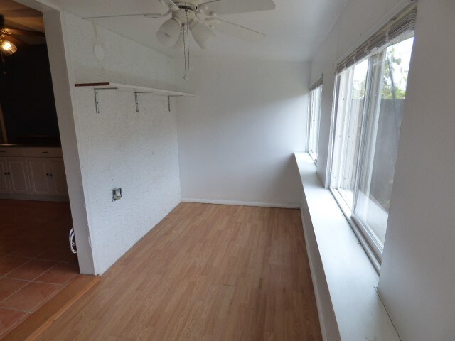 Building Photo - WOODBROOK 1 BR CONDO