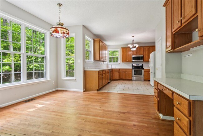 Building Photo - Spacious home in Fernbrook community and J...