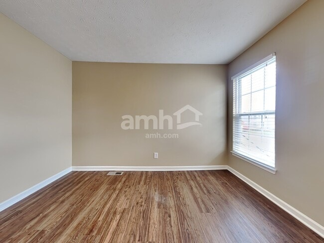 Building Photo - 233 Bannock Dr