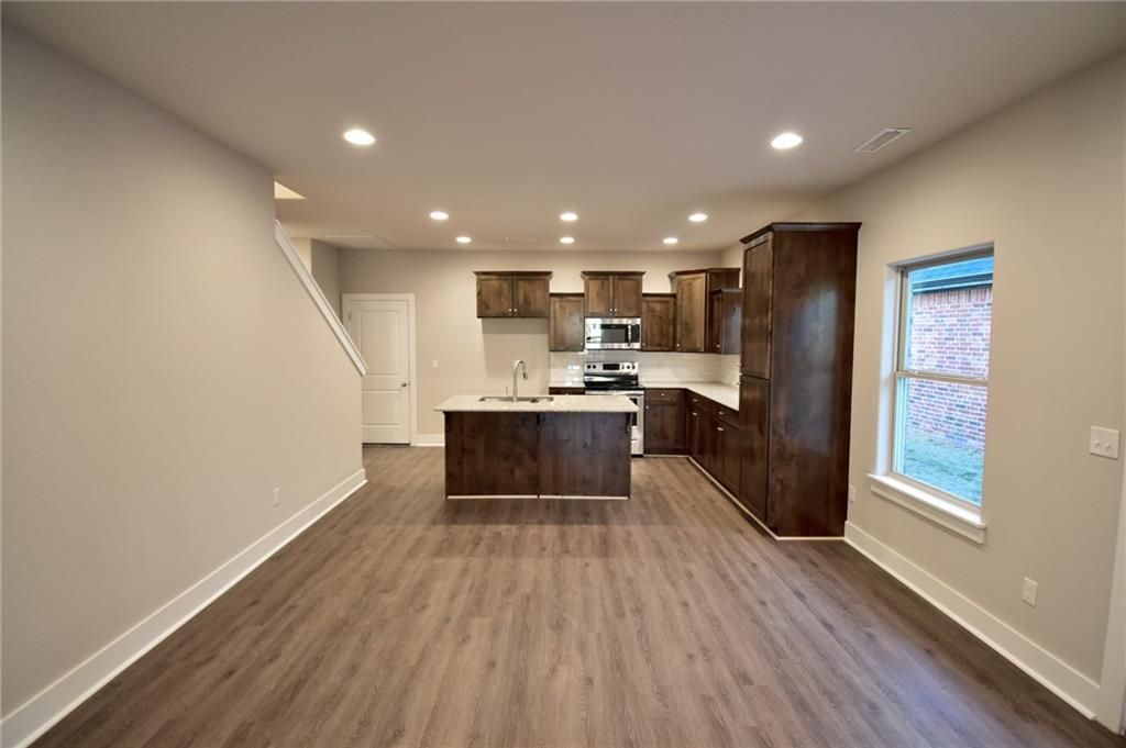 Building Photo - 747 N Malbec Rd