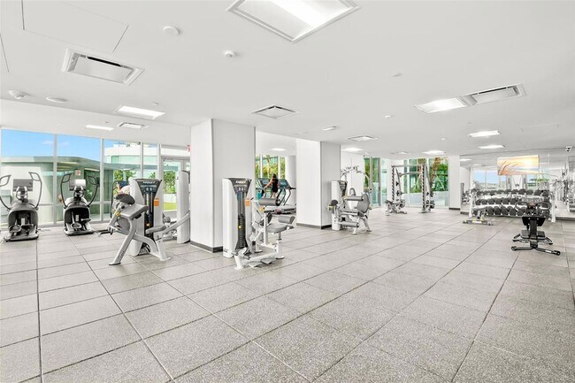 Building Photo - 400 Central Ave