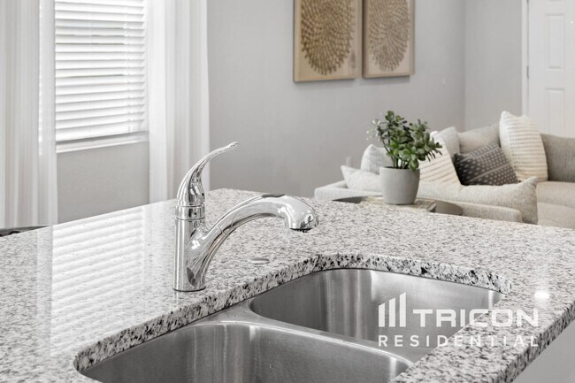 Building Photo - 14610 Maple Ter