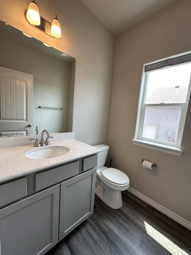 Building Photo - Stunning 3,000sqft home in Bradley Ranch!