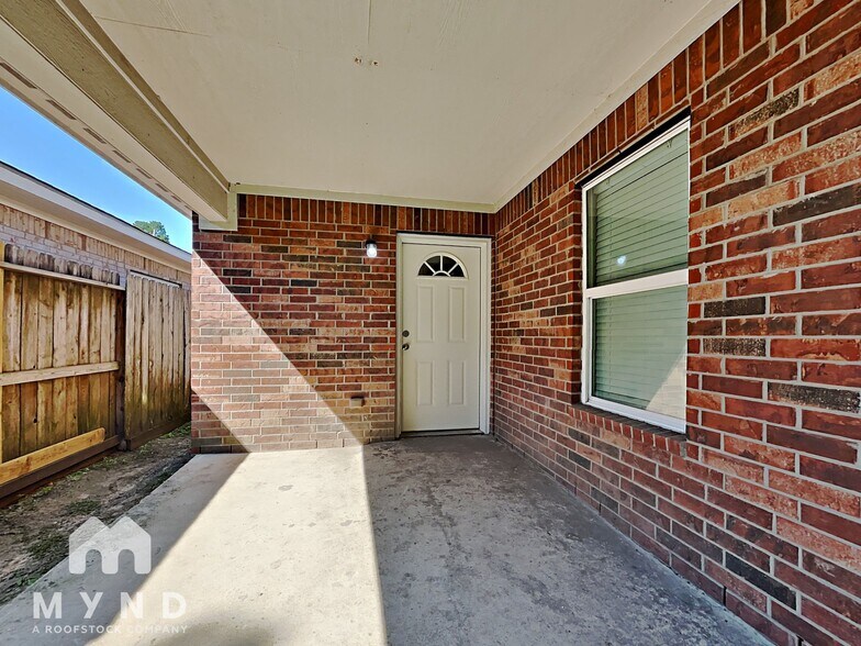 Building Photo - 8418 Laura Koppe Rd