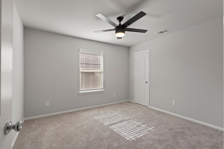 Building Photo - 1421 Avalon Ct