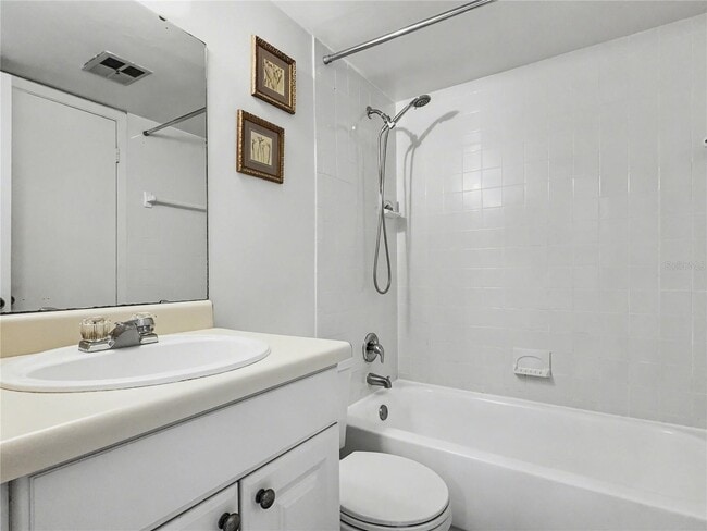 Building Photo - 598 Orange Dr