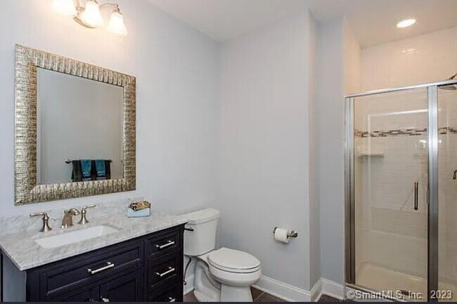 Building Photo - 777 N Main St