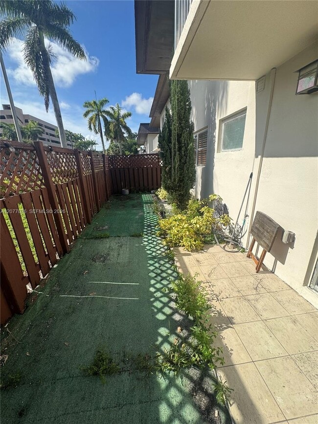 Building Photo - 8601 SW 94th St