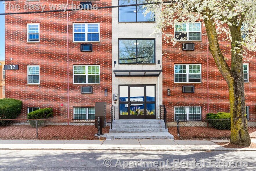 Building Photo - 132 Sherman St