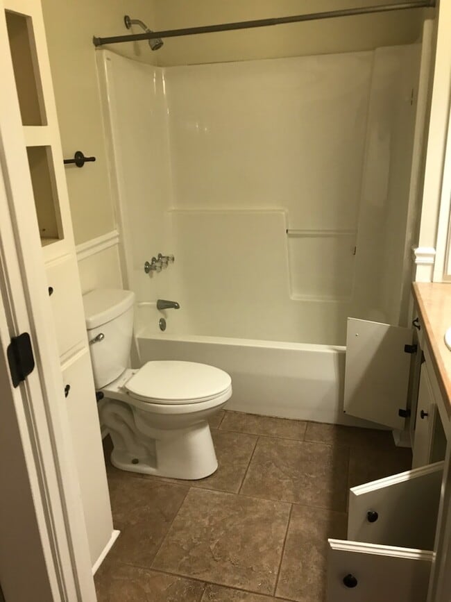 Building Photo - 1230 Youngs Mill Rd