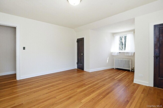 Building Photo - 5 Seymour Pl