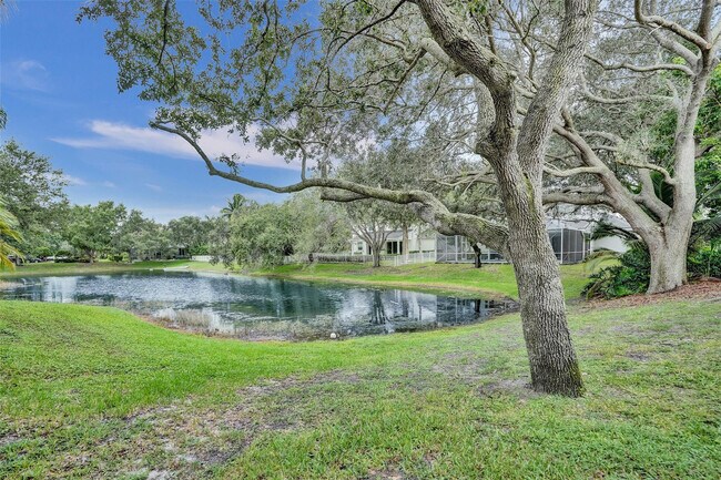 Building Photo - 10442 NW 60th Pl