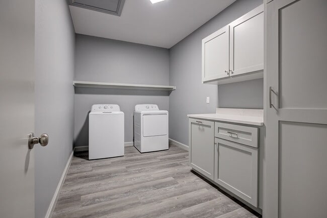 Building Photo - 1219 Leslie Ln