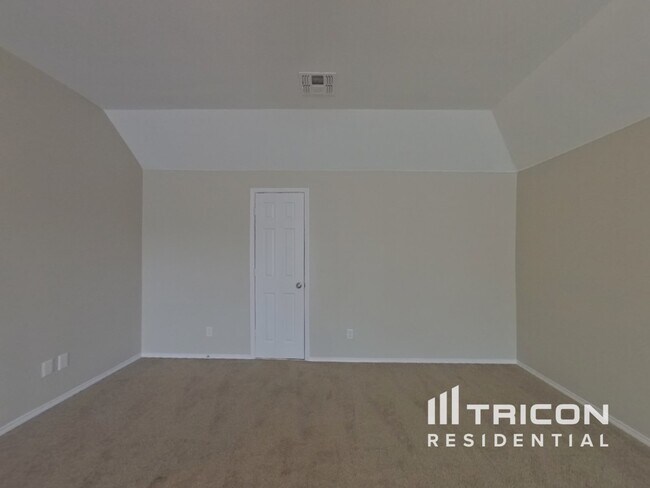 Building Photo - 2989 Lakeview Cir