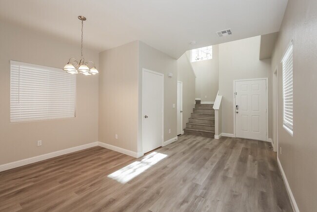 Building Photo - 3532 Terraza Mar Ave