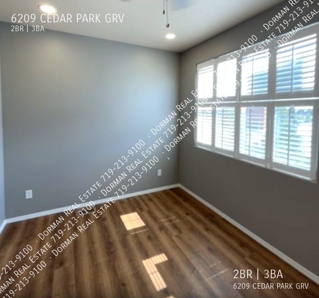 Building Photo - Townhome Mountain Views & AC