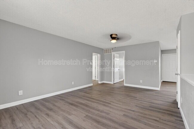 Building Photo - 12887 Fox Haven Dr