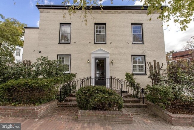 Building Photo - 1401 35th St NW