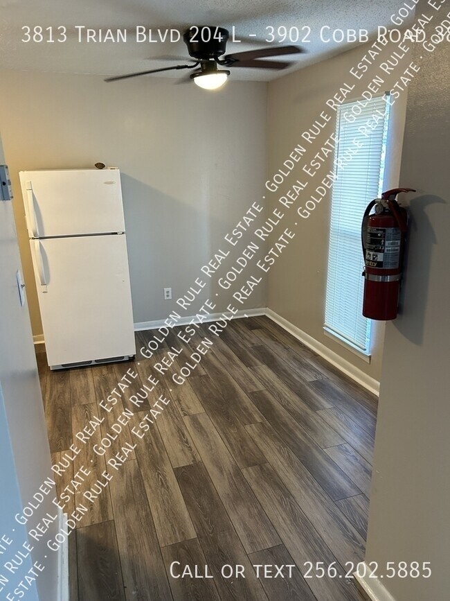 Building Photo - 3813 Trian Blvd