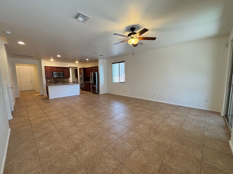 Building Photo - 12553 N Green Oak Dr