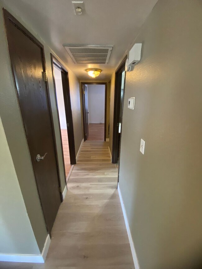Building Photo - AMERICANA Property Mgmt - Downstairs 2 Bed...