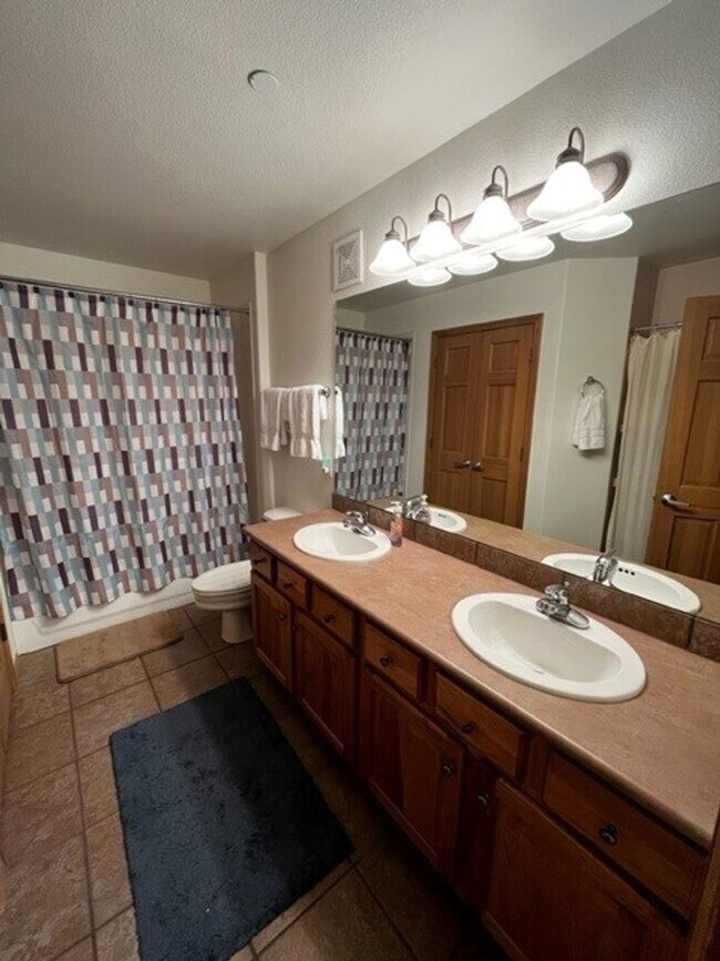 Building Photo - Winter Seasonal Rental- Tarn Landing C6