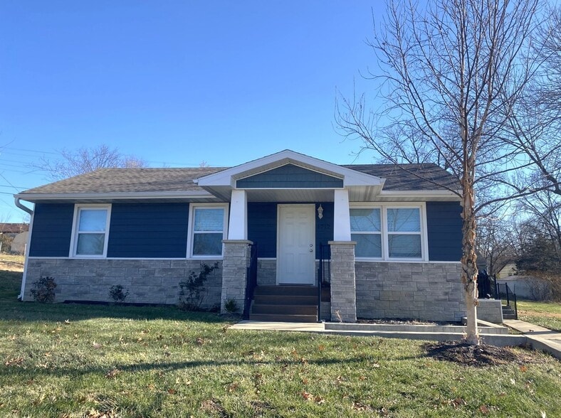 Interior Photo - Manor Homes