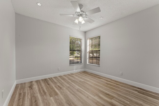 Building Photo - 2900 Olivewood Terrace