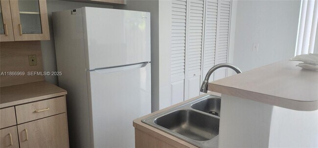 Building Photo - 8545 SW 152nd Ave