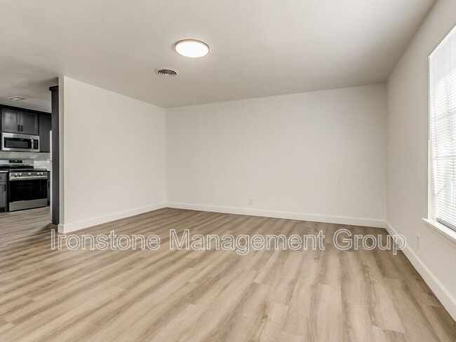 Building Photo - 4517 E 31st St