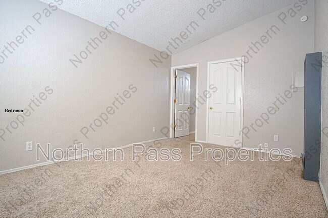 Building Photo - 3403 Pershing Dr