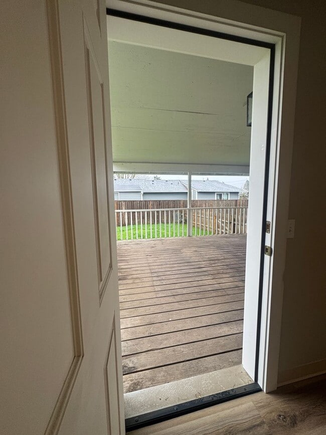 Building Photo - (HUD 414) 2 Bed/1Bath Home