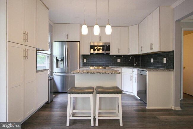 Building Photo - 953 Ferndale Ave